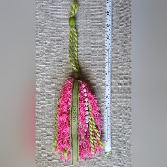 ✨️ Gucci Tassel Limited Edition ✨️ - Picture 3 of 4